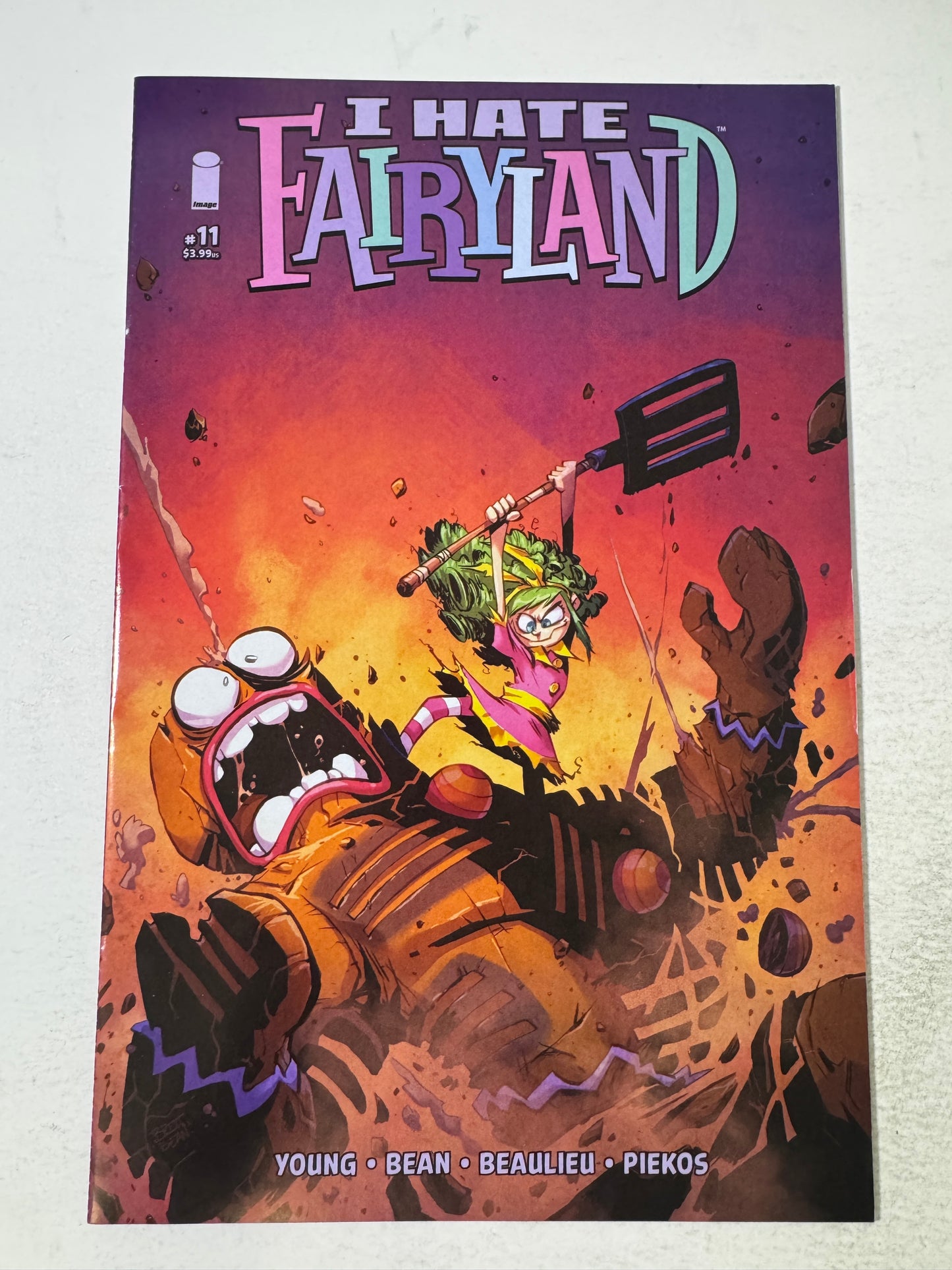 I HATE FAIRYLAND #11 Vol 2 VF+ Brett Bean Cover