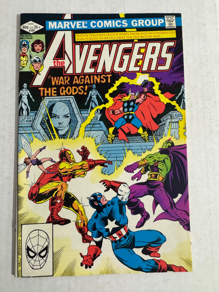 AVENGERS #220 NM