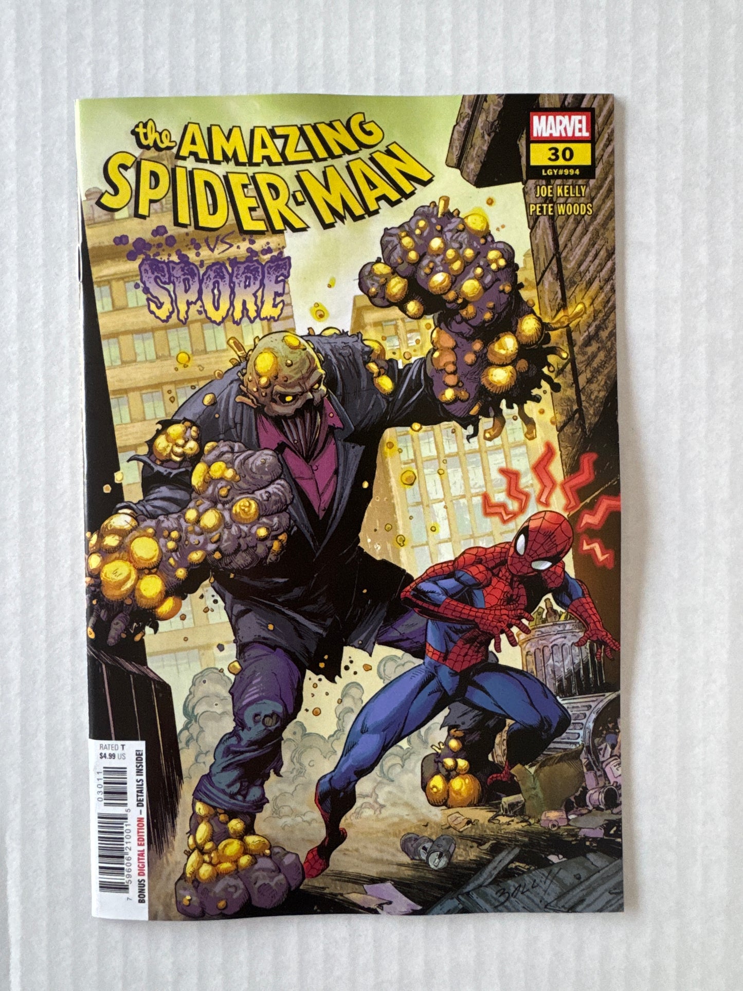 AMAZING SPIDER-MAN #30 Vol 7 NM