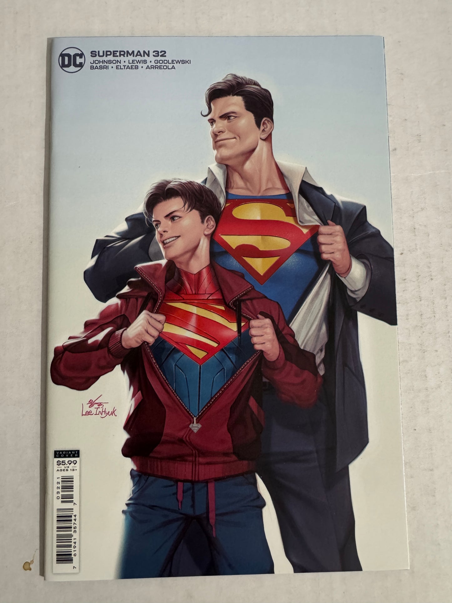 SUPERMAN #32 Vol 5 NM Lee InHyuk Variant