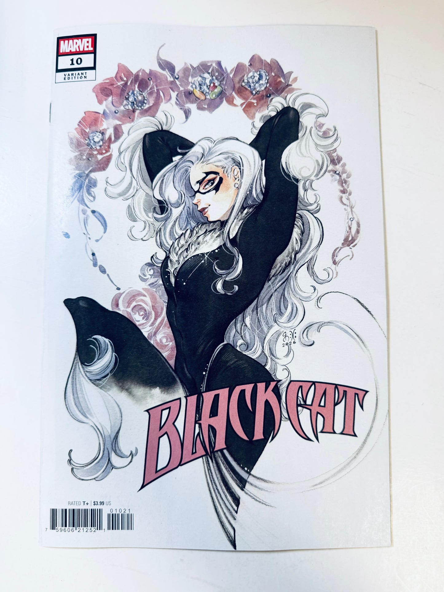 BLACK CAT #10 NM Peach Momoko Variant