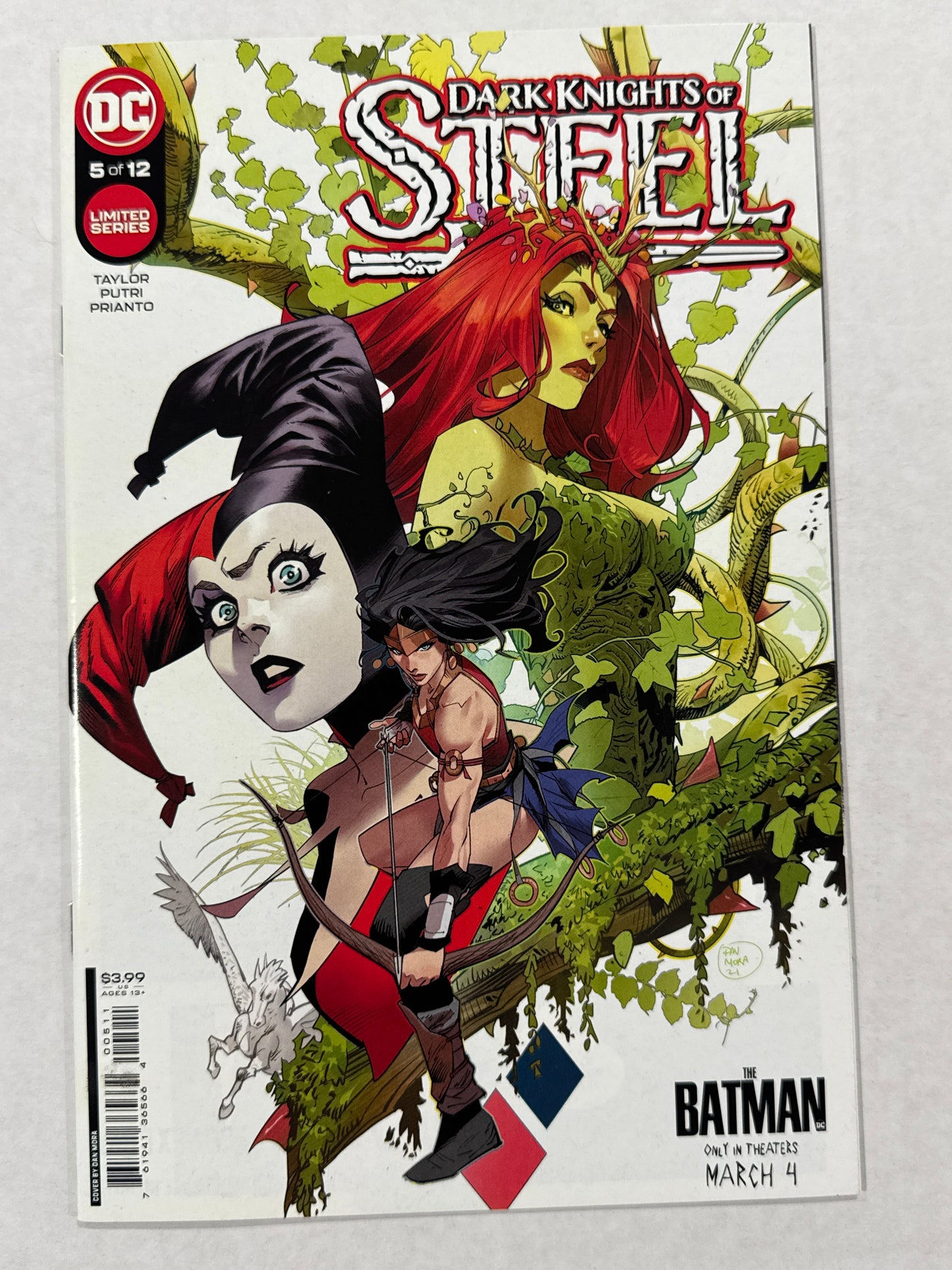DARK KNIGHTS OF STEEL #5 NM Dan Mora Cover