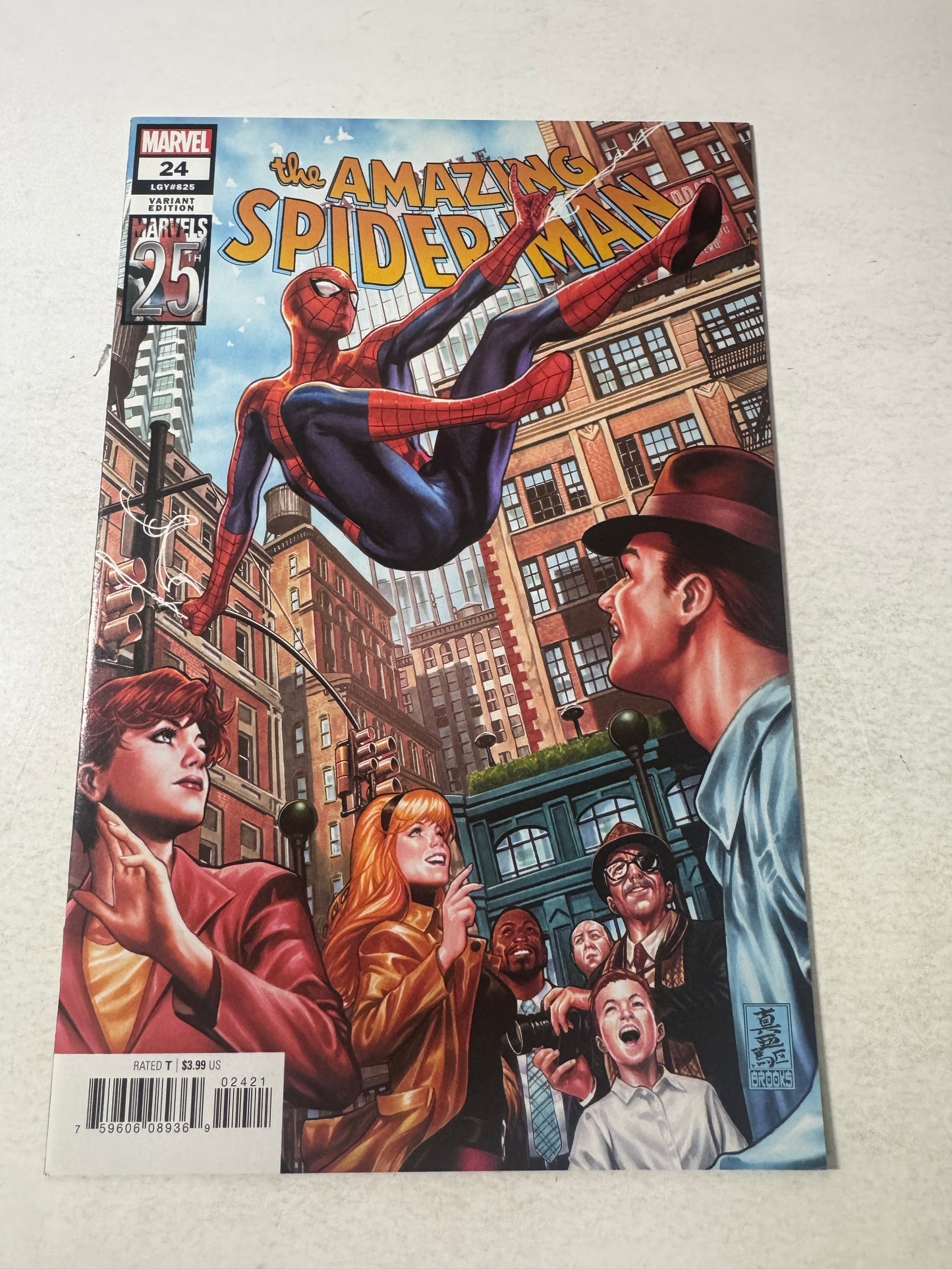AMAZING SPIDER-MAN #24 Vol 5 NM Mark Brooks Variant