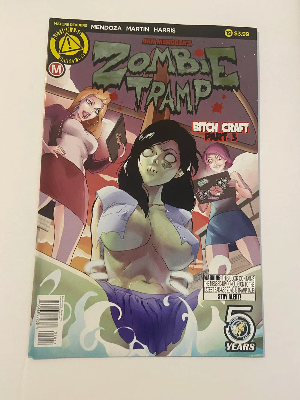 ZOMBIE TRAMP #19 NM