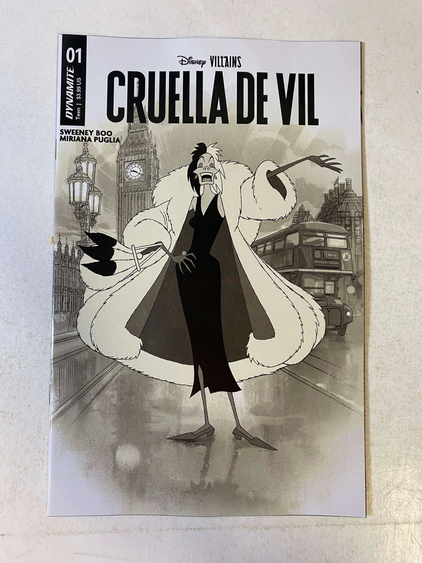 DISNEY VILLAINS : CRUELLA DE VIL #1 NM 1:7 Joshua Middleton Noir Variant
