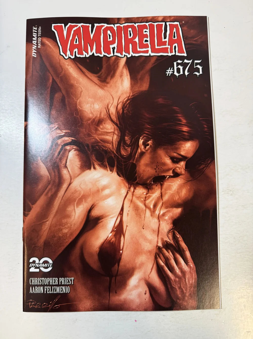 VAMPIRELLA #675 NM 1:15 Lucio Parrillo Tint Variant