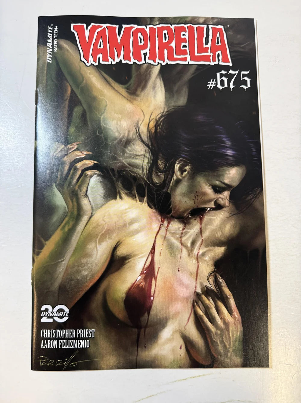 VAMPIRELLA #675 NM Lucio Parrillo B Variant