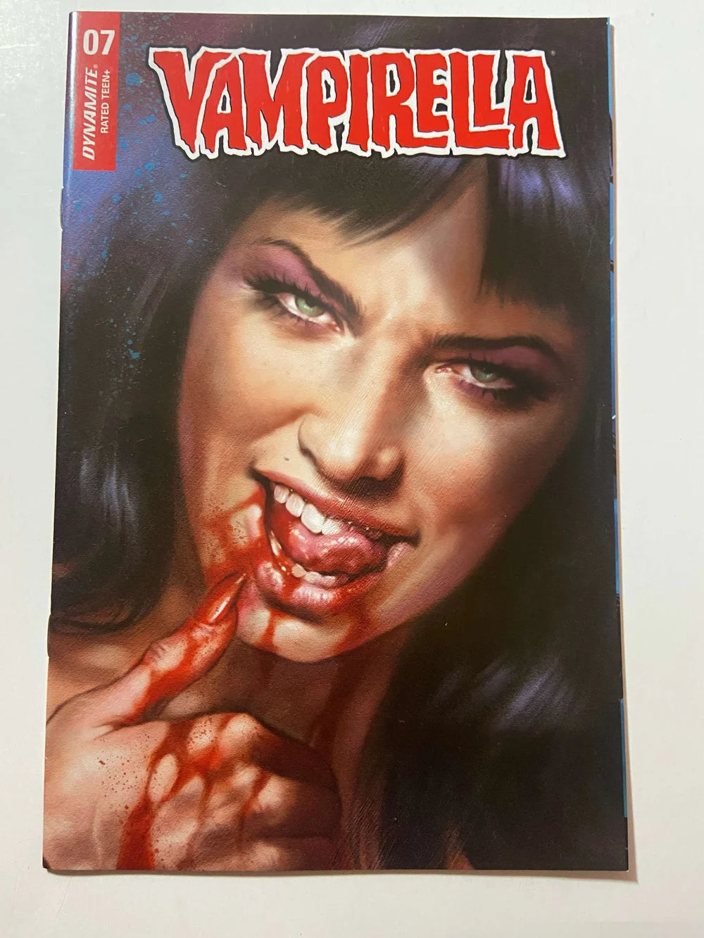 VAMPIRELLA #7 Vol 5 1:25 Lucio Parrillo Variant