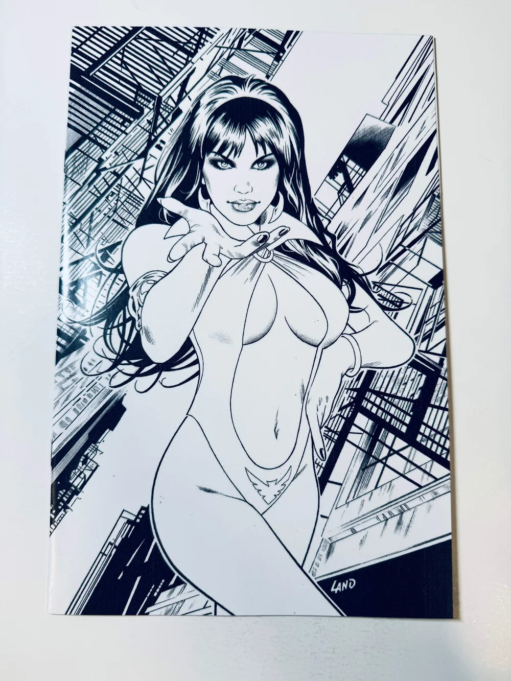 VAMPIRELLA #1 Vol 7 NM 1:20 Virgin B/W Greg Land Variant