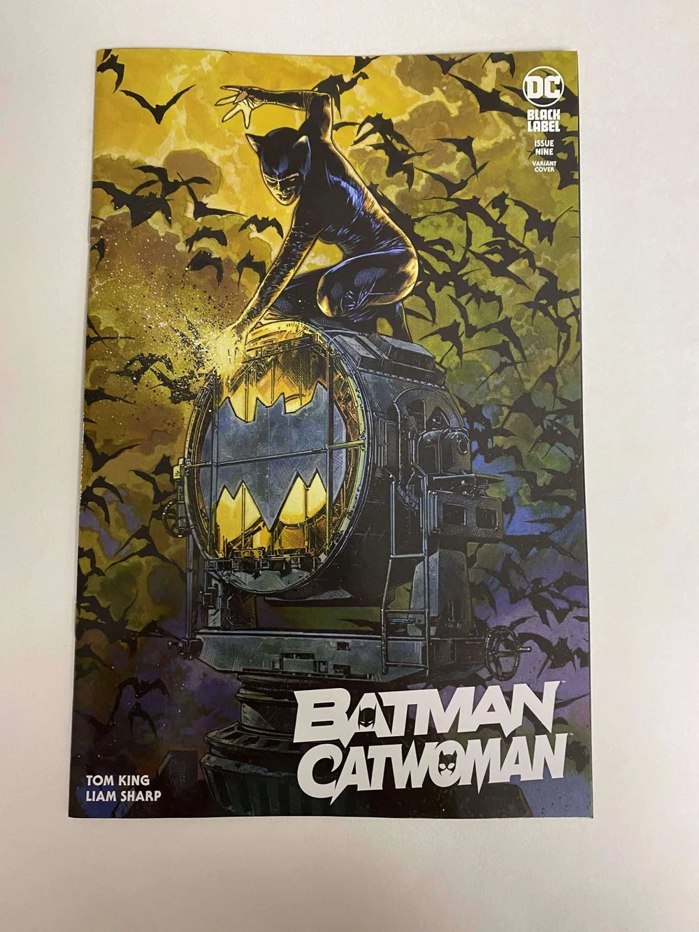 BATMAN CATWOMAN #9 NM Travis Charest Variant