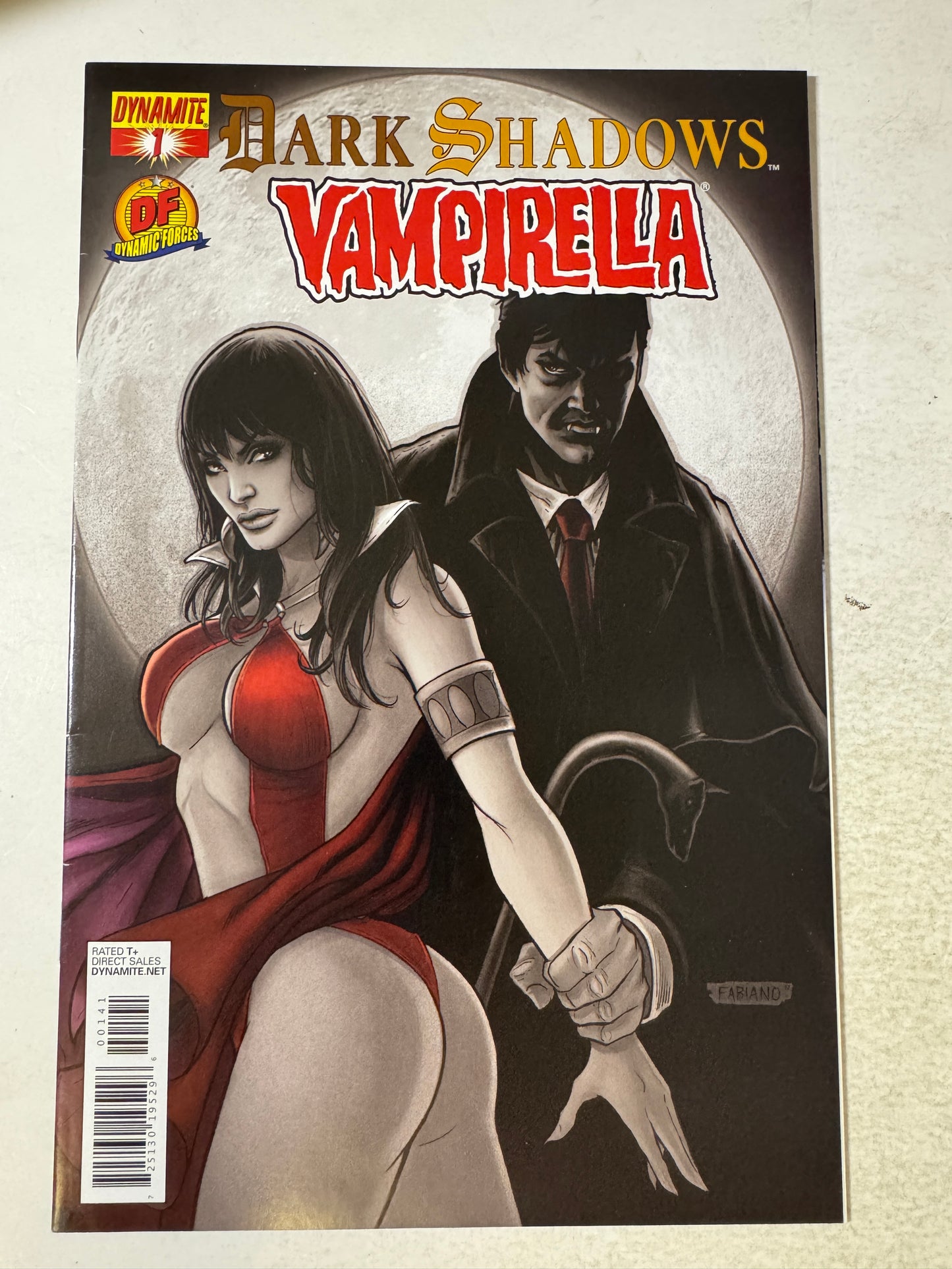 DARK SHADOWS VAMPIRELLA #1 VF+ Fabiano Dynamic Forces Variant