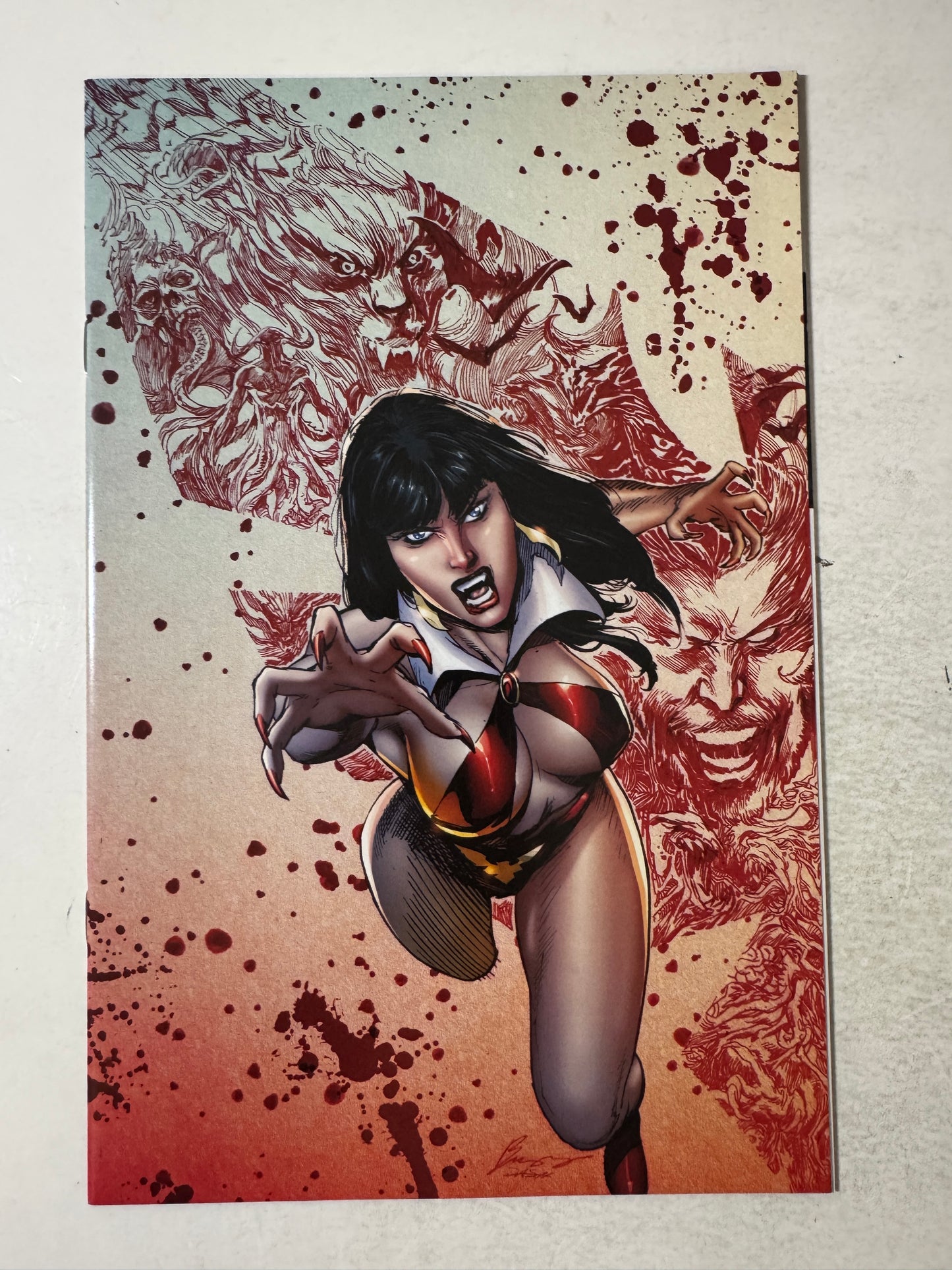 VENGEANCE OF VAMPIRELLA #1 NM Buzz NYCC Virgin Connecting A Variant