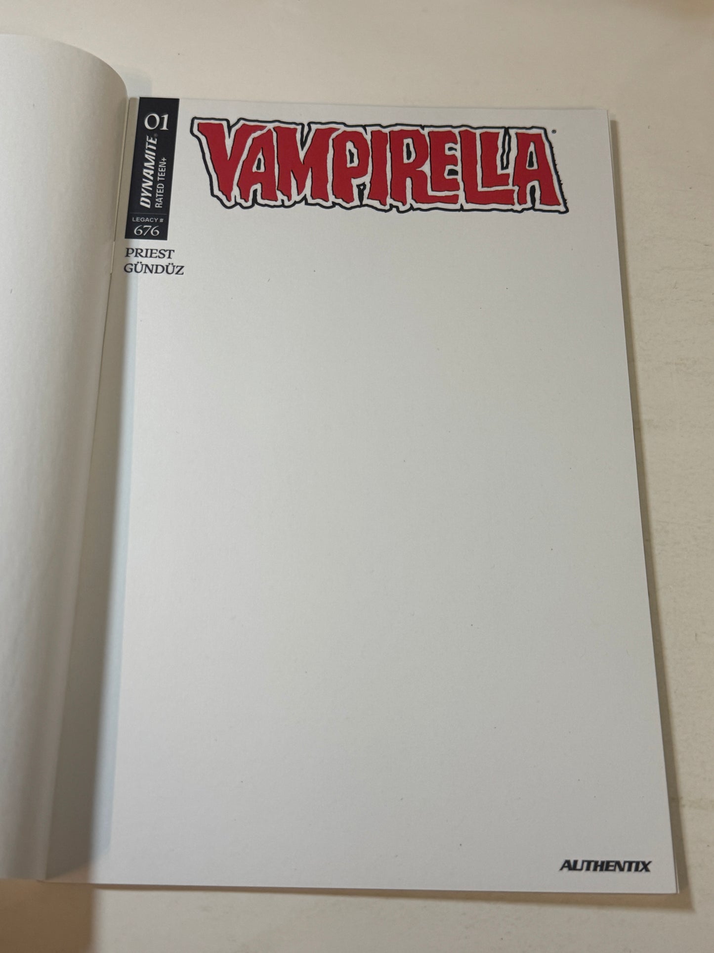 VAMPIRELLA #676 NM Blank Variant