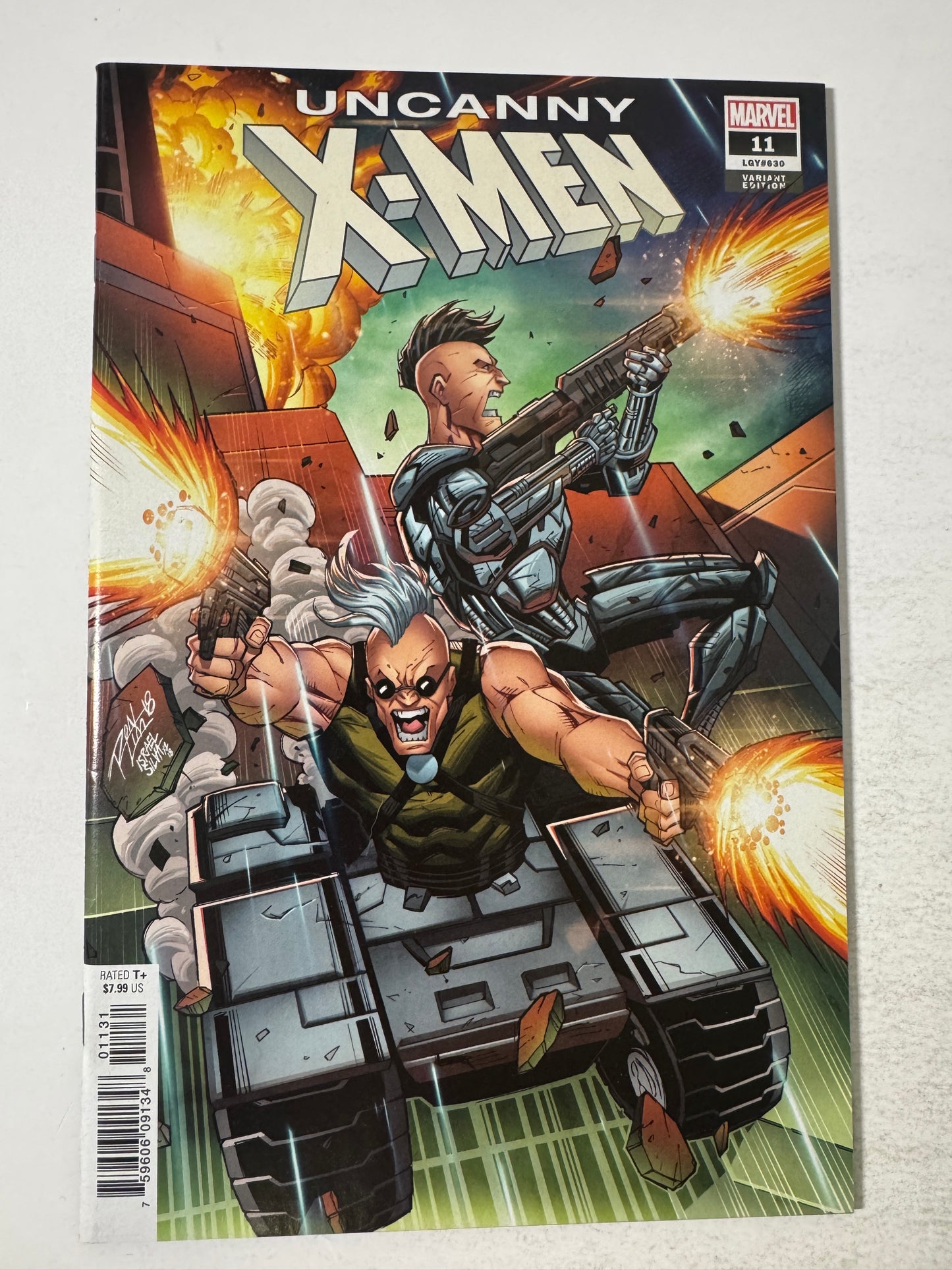UNCANNY X-MEN #11 Vol 5 NM- Ron Lim Variant