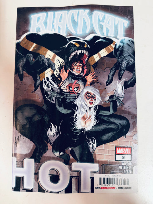 Black Cat #8 Vol 4 NM Adam Hughes Cover