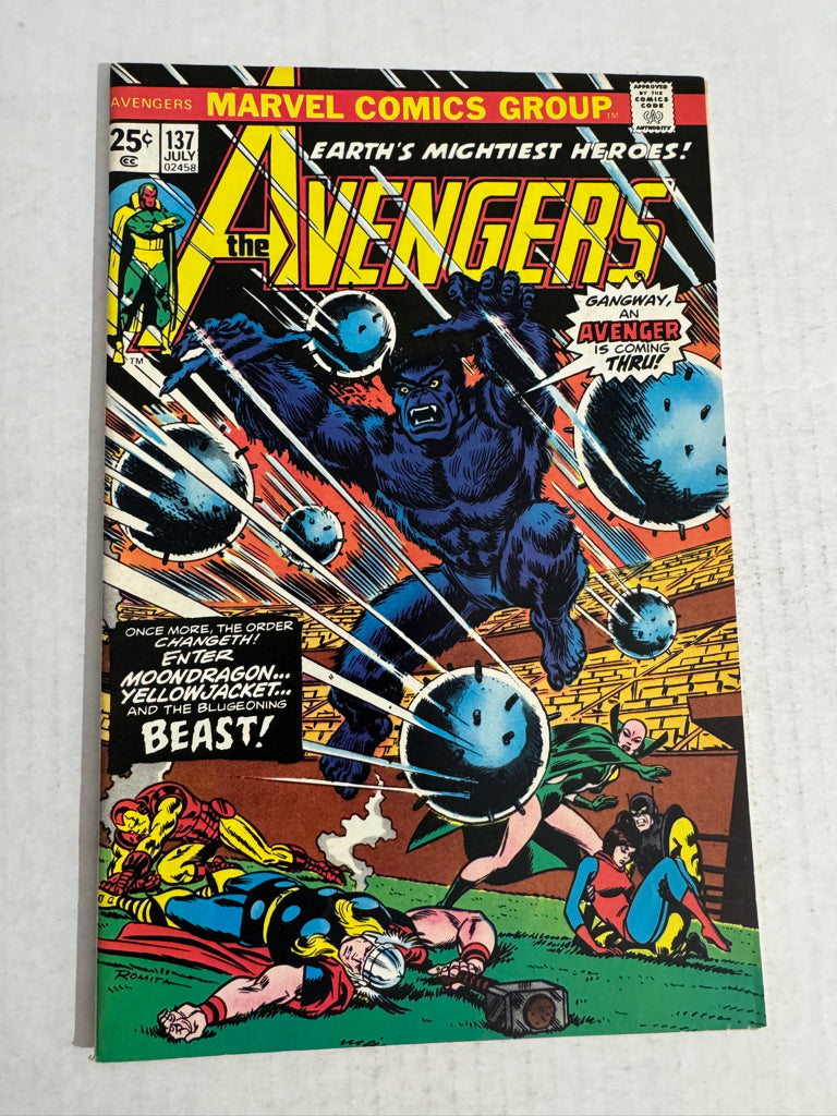 AVENGERS #137 VF/NM John Romita Sr Cover