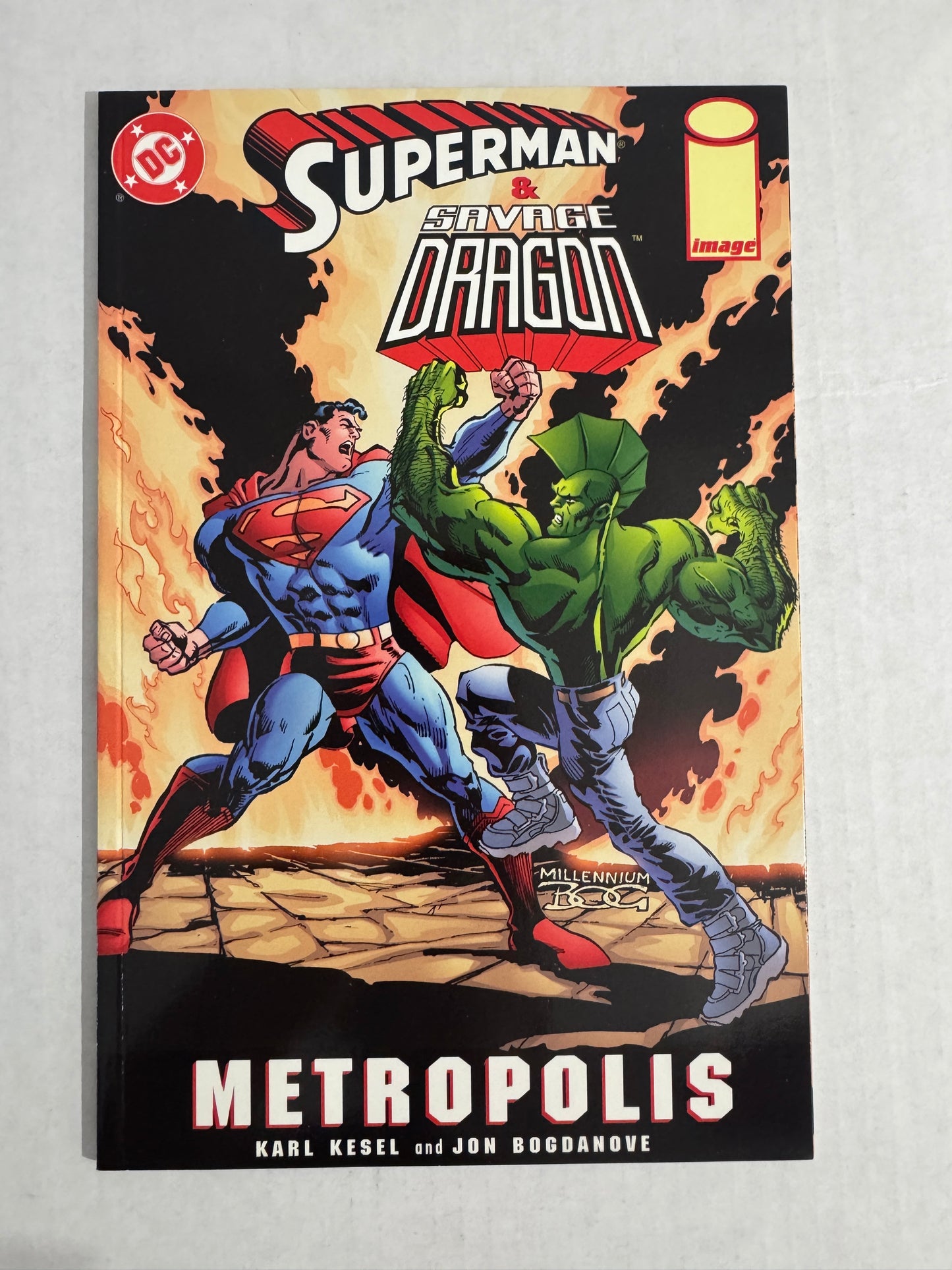 SUPERMAN & SAVAGE DRAGON Metropolis NM