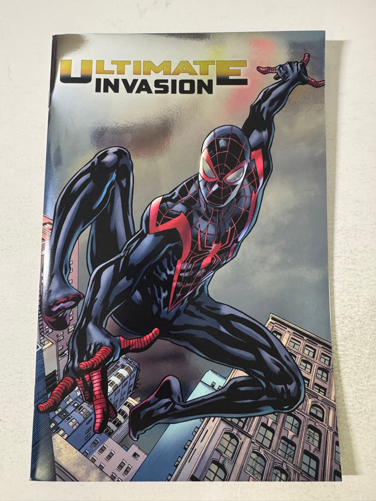 ULTIMATE INVASION #1 NM Bryan Hitch Foil Variant