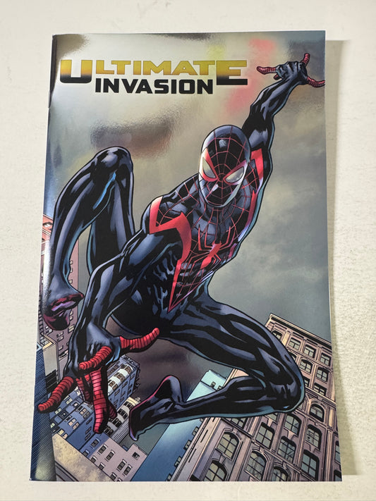 ULTIMATE INVASION #1 NM Bryan Hitch Foil Variant