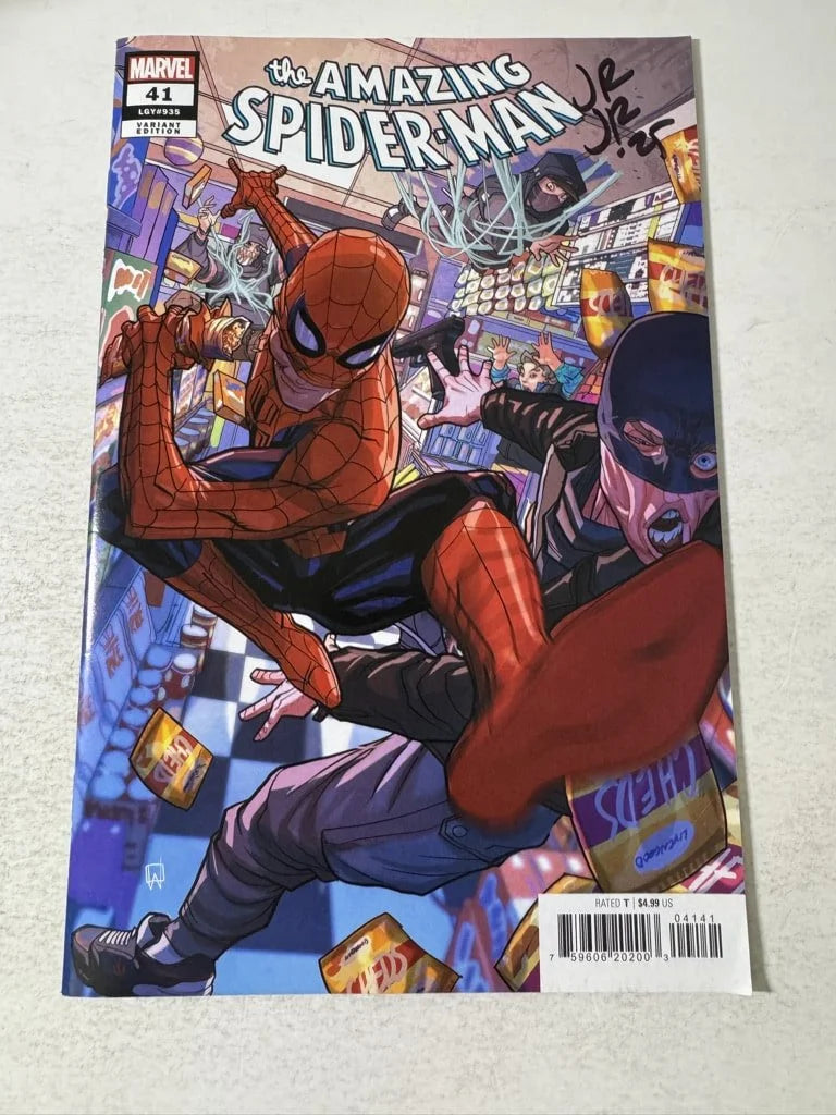 AMAZING SPIDER-MAN #41 Vol 6 NM Pete Woods Variant SIGNED