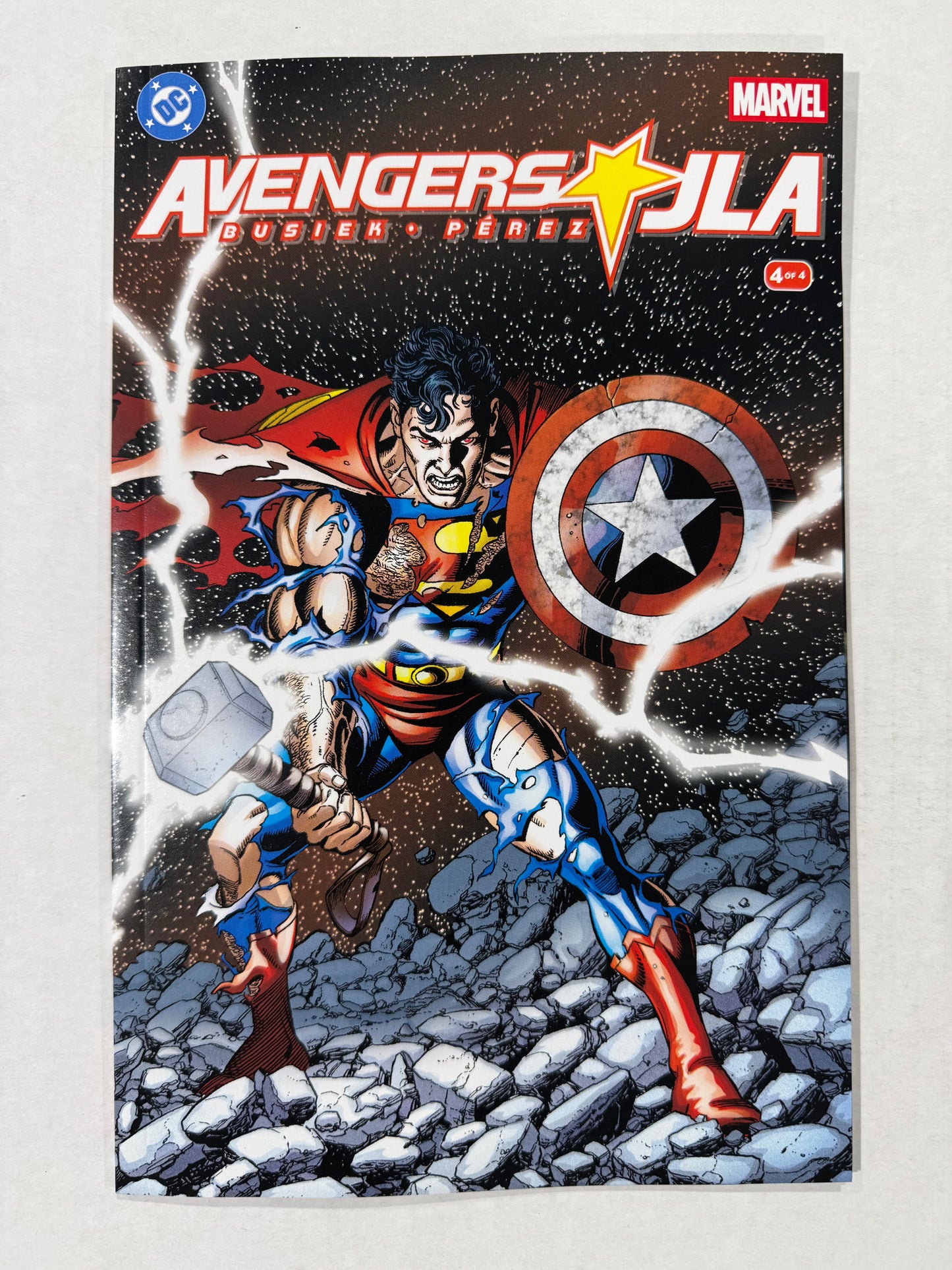 AVENGERS / JLA #4 NM