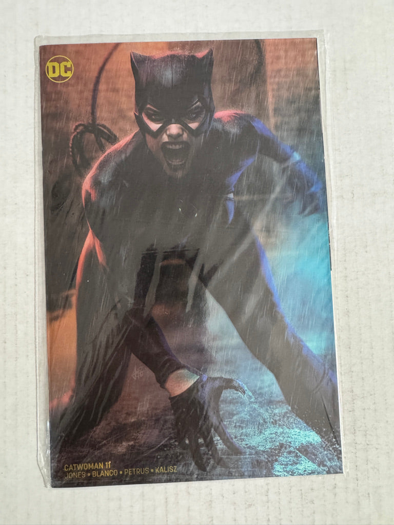 CATWOMAN #11 Vol 5 NM Gold Foil Convention Artgerm Variant