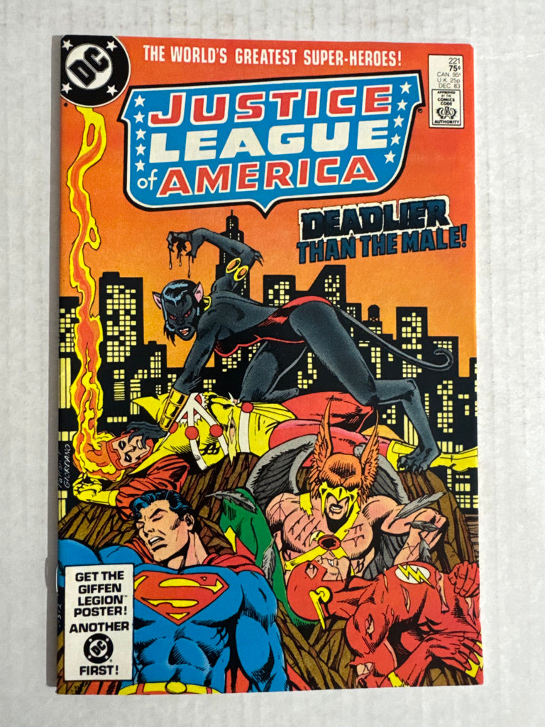 JUSTICE LEAGUE OF AMERICA #221 NM-