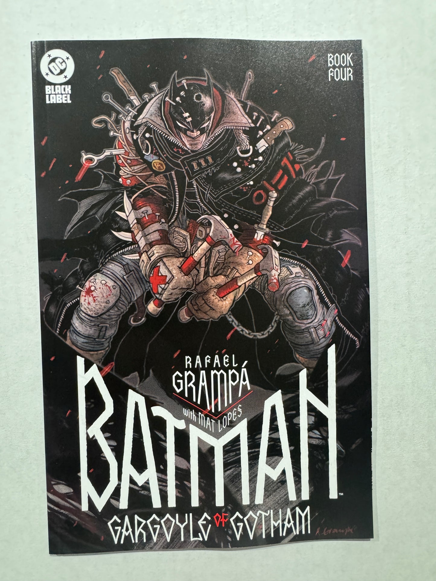 BATMAN GARGOYLE OF GOTHAM #4 NM