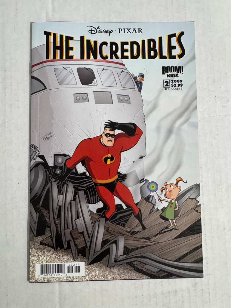 THE INCREDIBLES #2 NM- B Variant