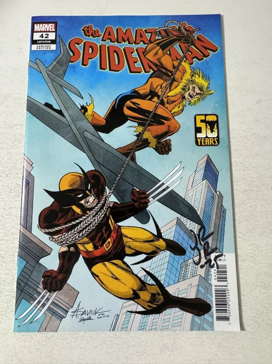 AMAZING SPIDER-MAN #42 Vol 6 NM Saviuk Variant SIGNED