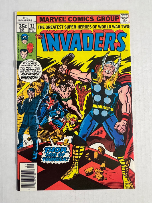 INVADERS #32 NM-