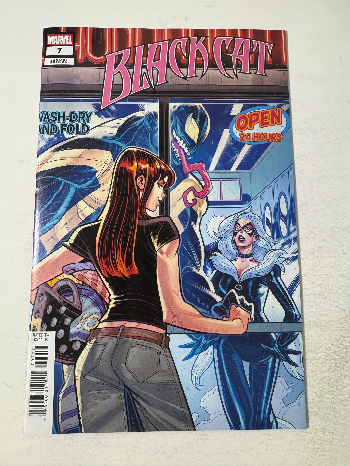 BLACK CAT #7 Vol 4 NM 1:25 Elizabeth Torque Variant