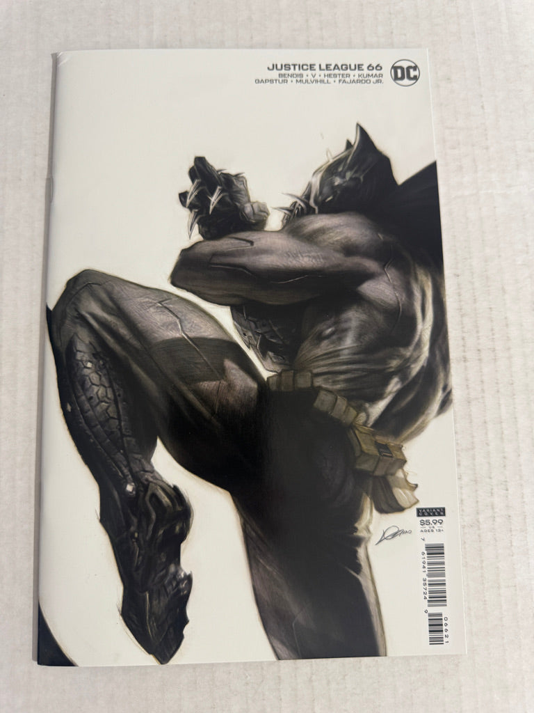 JUSTICE LEAGUE #66 Vol 4 NM Alexander Lozano Batman Variant