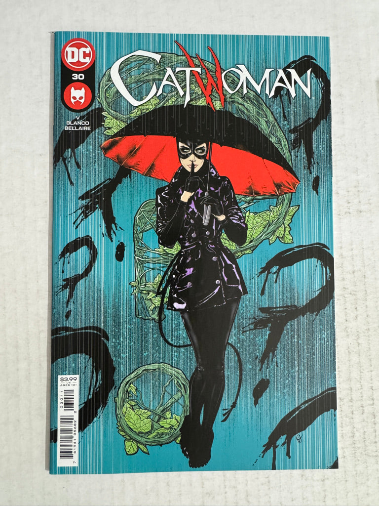 CATWOMAN #30 Vol 5 NM Joelle Jones Cover