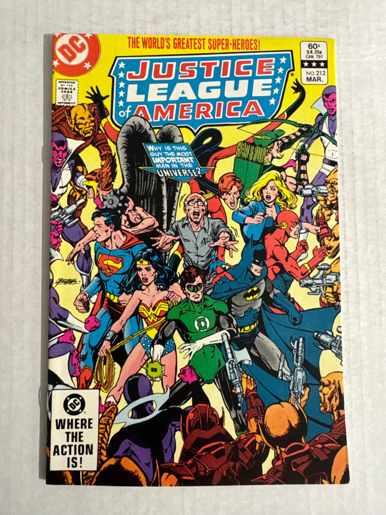 JUSTICE LEAGUE OF AMERICA #212 NM- George Perez Cover