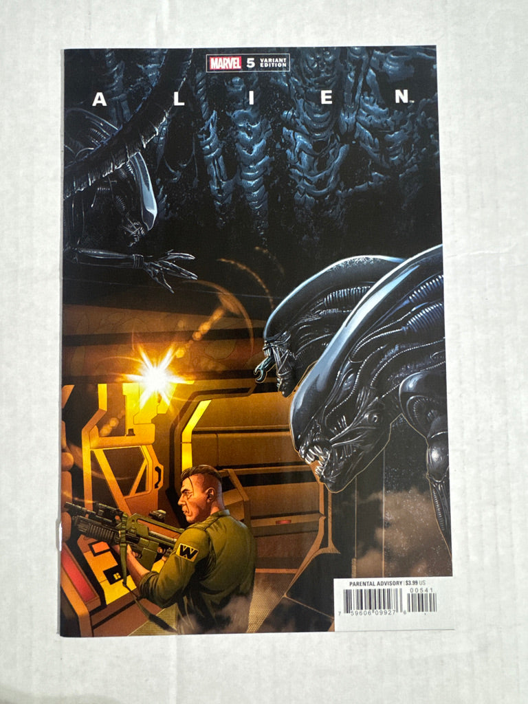 ALIEN #5 NM Salvador Larroca Variant 1ST APPEARNACE