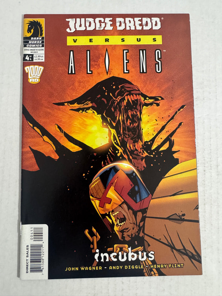 JUDGE DREDD VERSUS ALIENS Incubus  #4 NM
