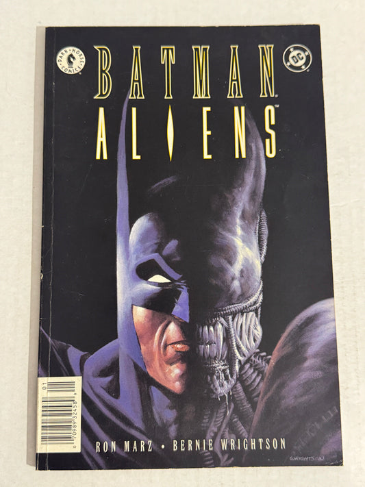 BATMAN ALIENS #1 FN/VF Bernie Wrightson Cover NEWSSTAND