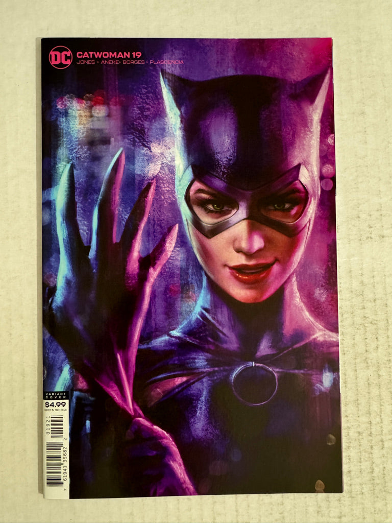 CATWOMAN #19 Vol 5 NM Ian MacDonald Variant