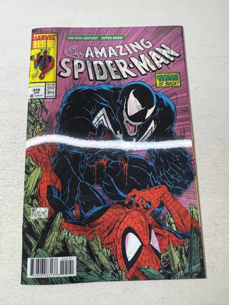 SPIDER-GWEN #25 Vol 2 NM Lenticular Variant