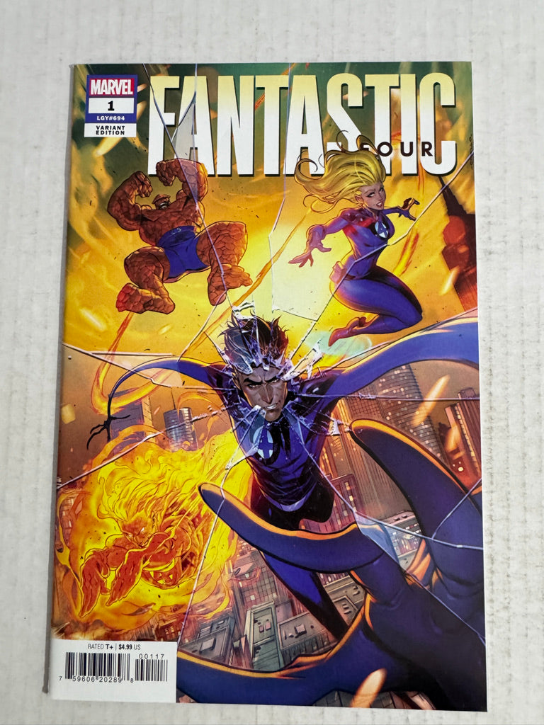 FANTASTIC FOUR #1 Vol 7 NM Coello Variant