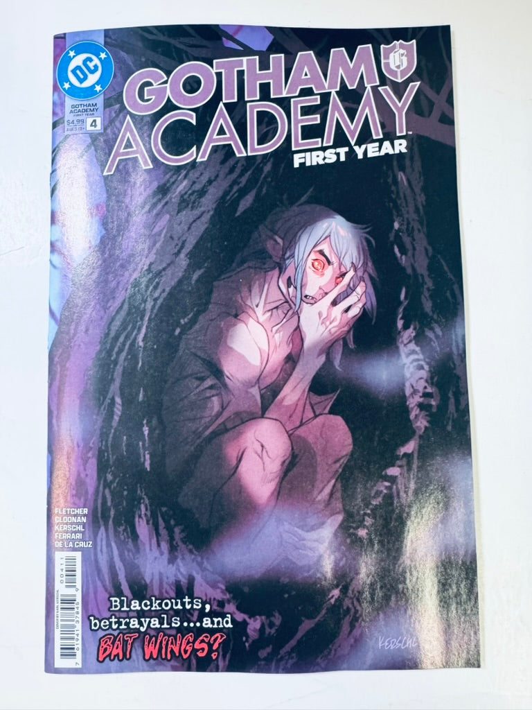 GOTHAM ACADEMY FIRST YEAR #4 NM