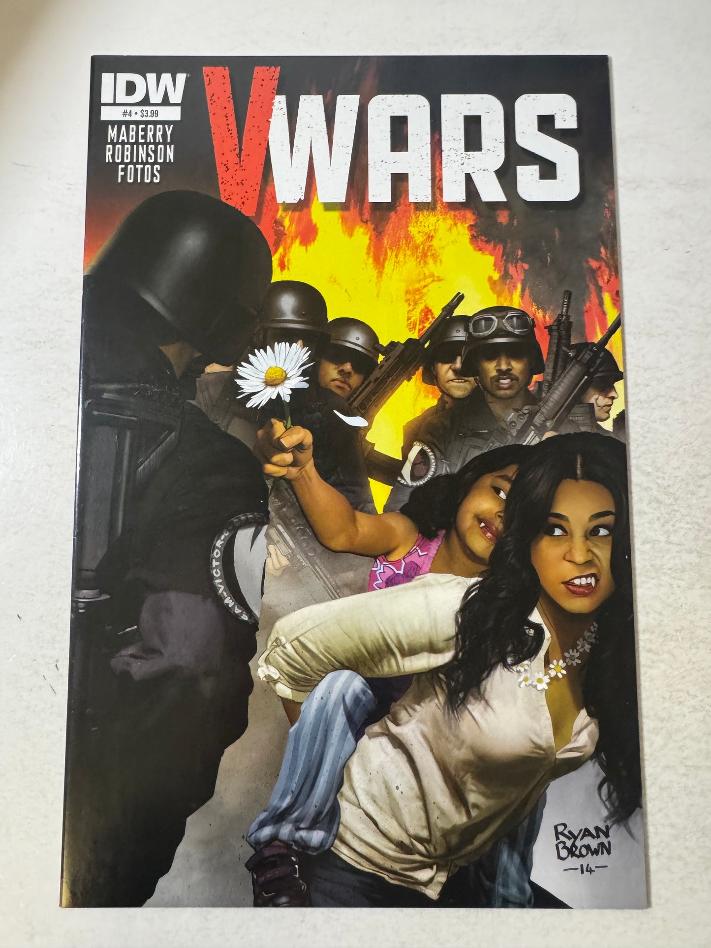 V WARS #4 NM