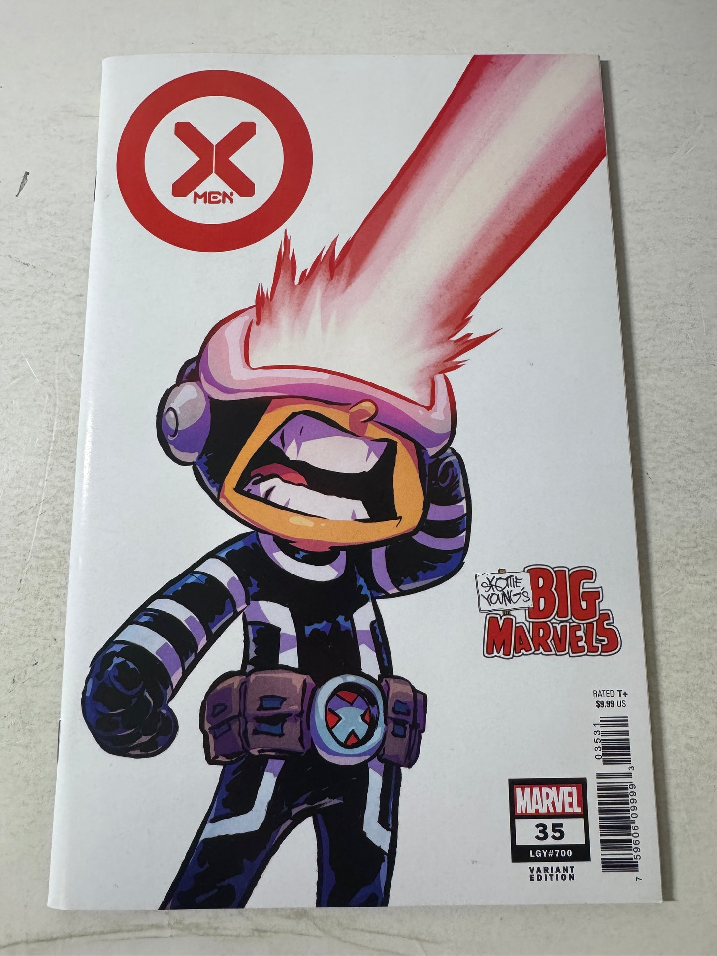 X-MEN #35 Vol 5 NM Skottie Young Variant