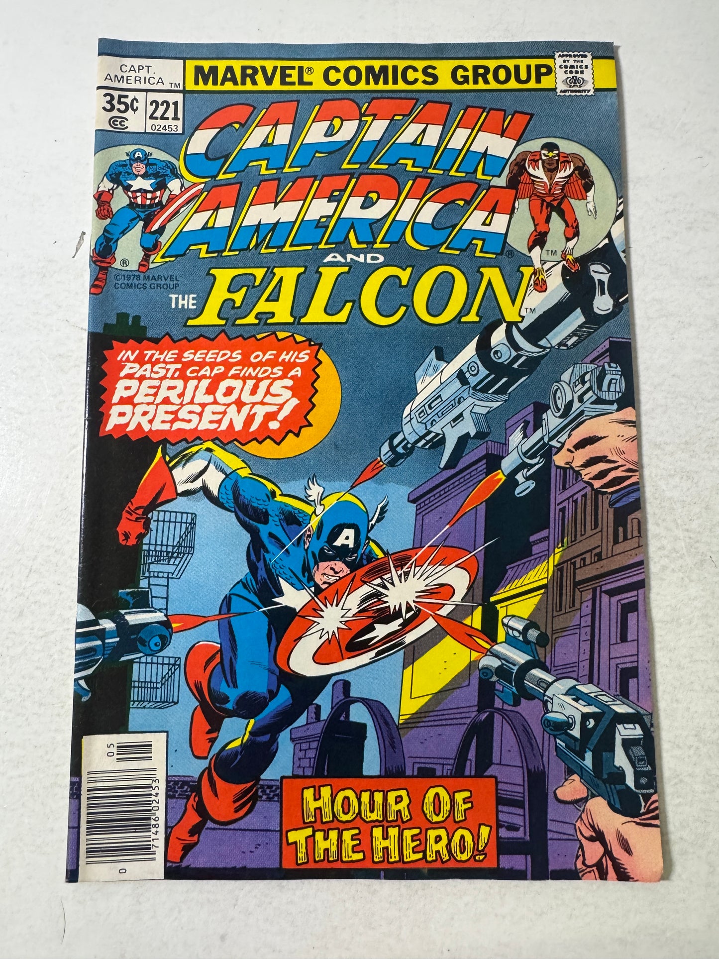 CAPTAIN AMERICA #221 FN