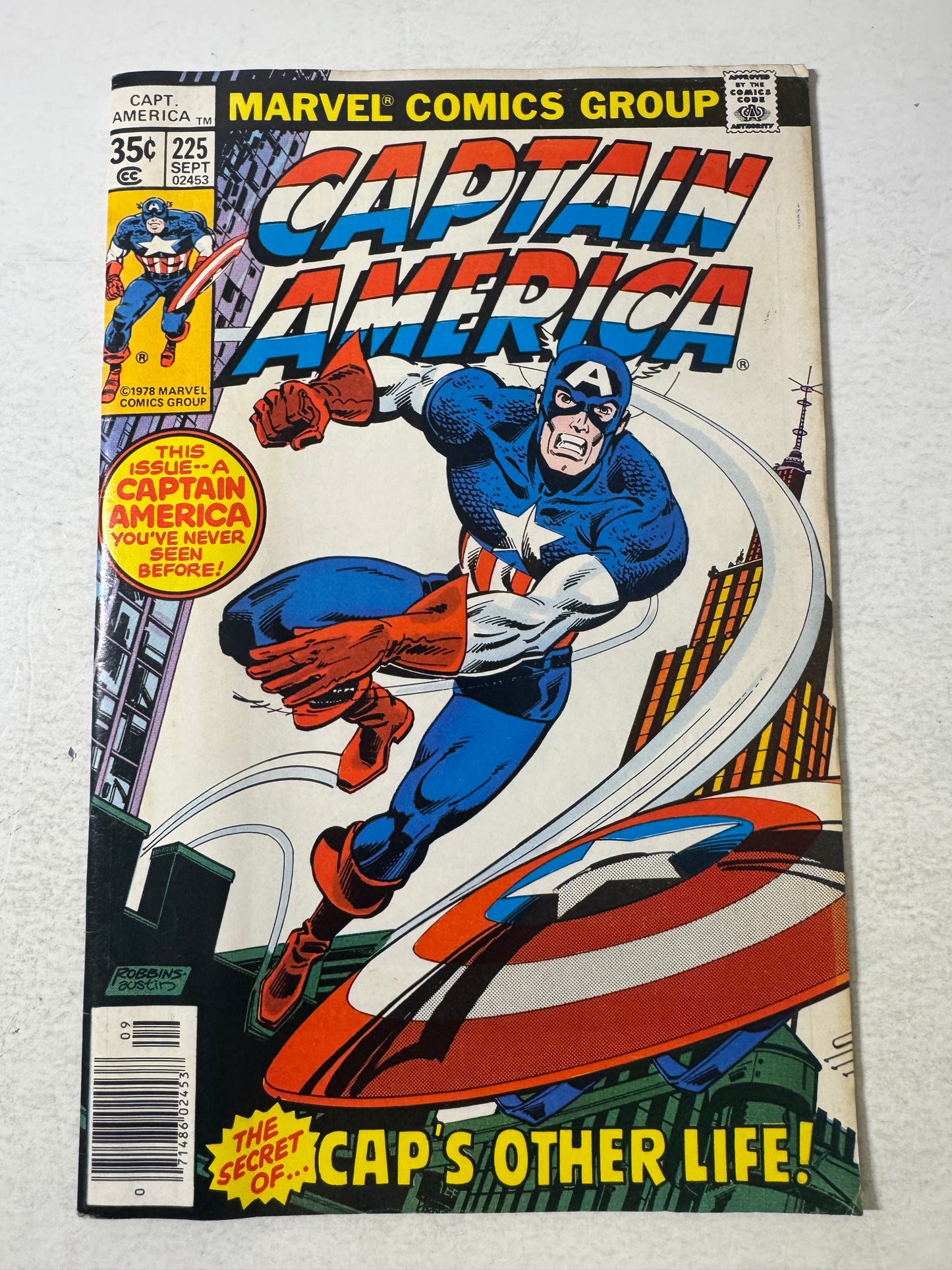 CAPTAIN AMERICA #225 FN/VF