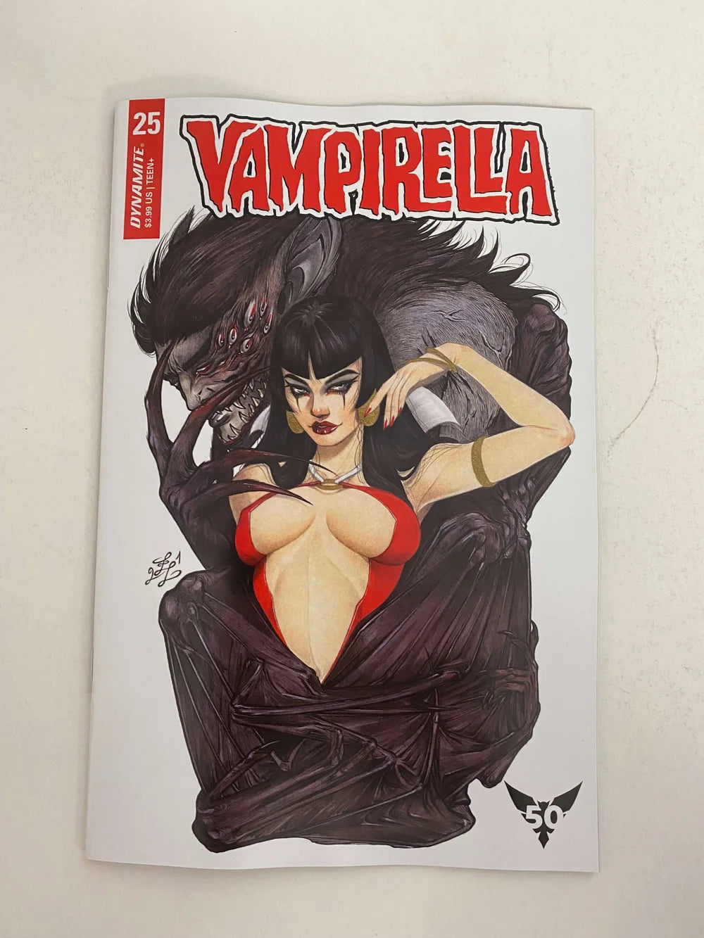 VAMPIRELLA #25 Vol 5 NM Lacchie G Variant