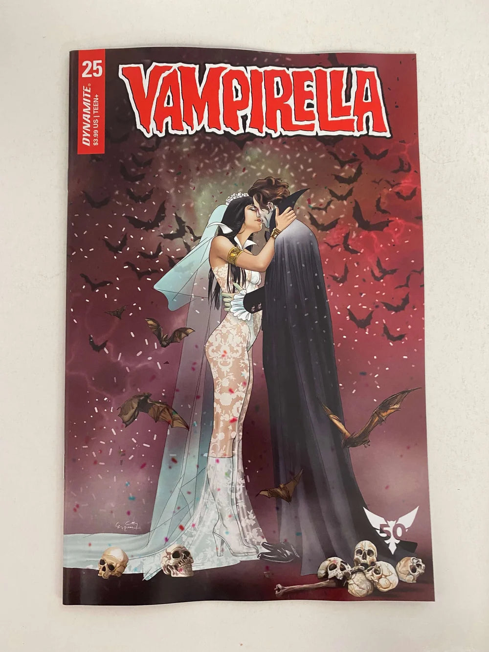 VAMPIRELLA #25 Vol 5 NM Gunduz F Variant