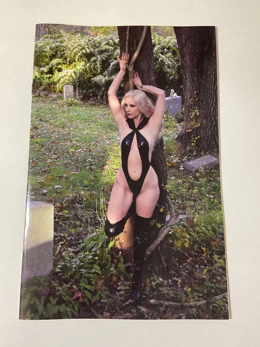 DRACULINA #1 NM 1:7 Virgin Cosplay Variant