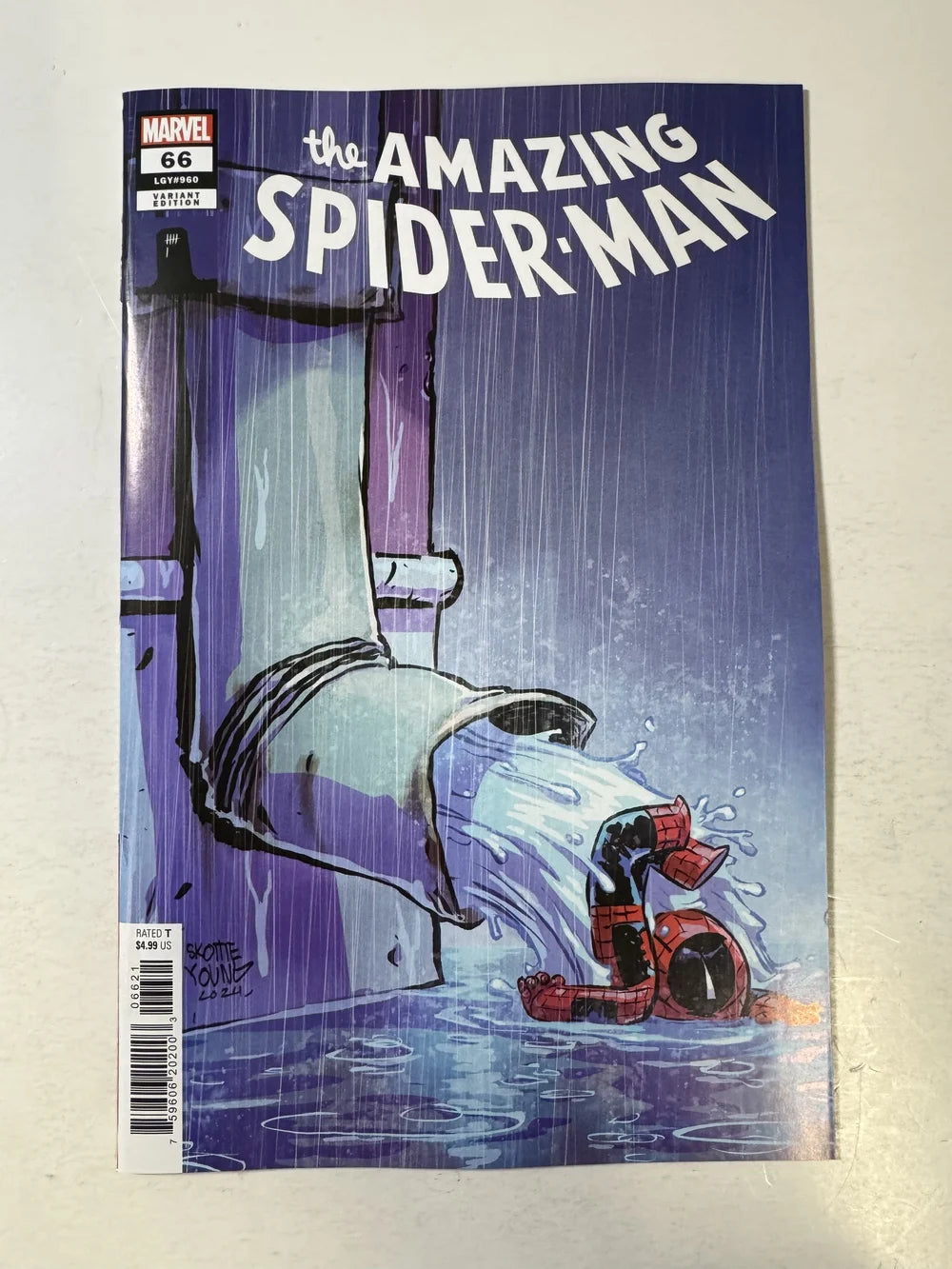 AMAZING SPIDER-MAN #66 Vol 6 NM Skottie Young Variant